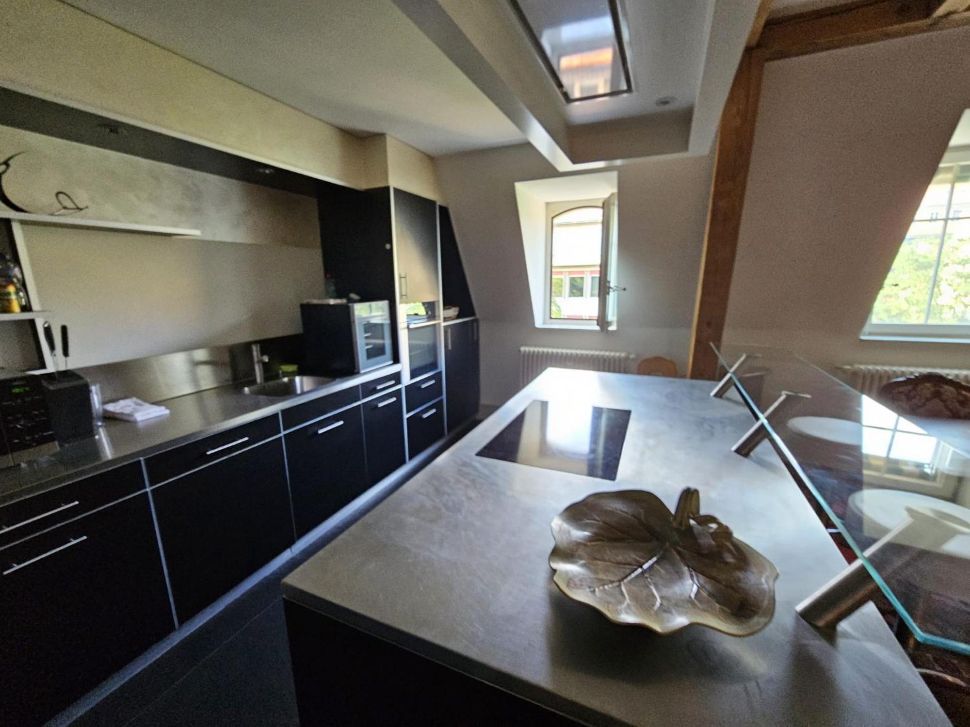 Double High-end & Up To 7 Seats Cars Option Apartment