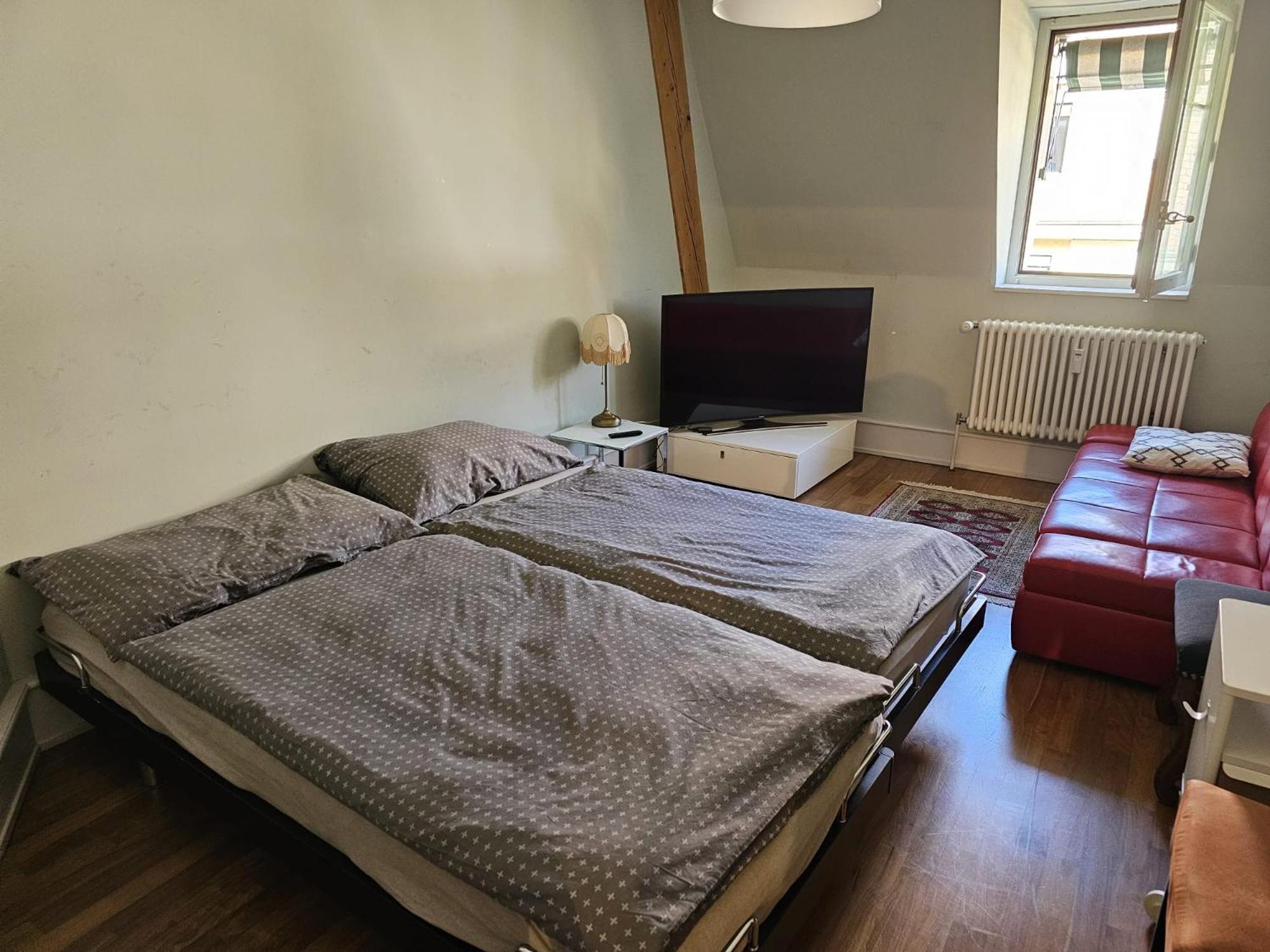 Double High-end & Up To 7 Seats Cars Option Apartment *